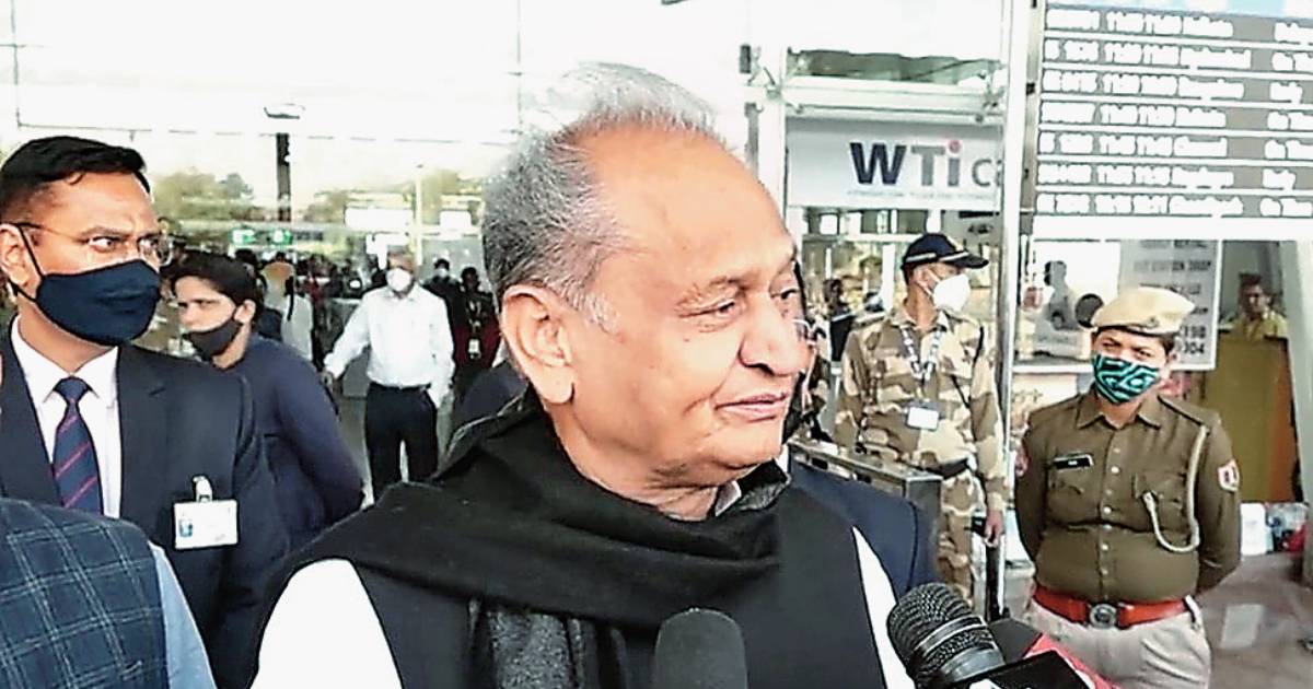 AFTER EXTENDING A SEND OFF TO PRIYANKA, GEHLOT REMEMBERS INDIRA!
